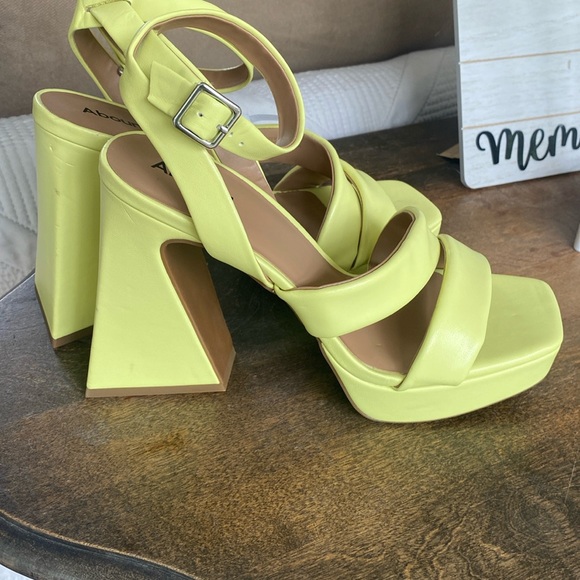 Abound Shoes - Abound Tracy size 8 Nordstrom platform block heel wrap sandals neon green yellow
